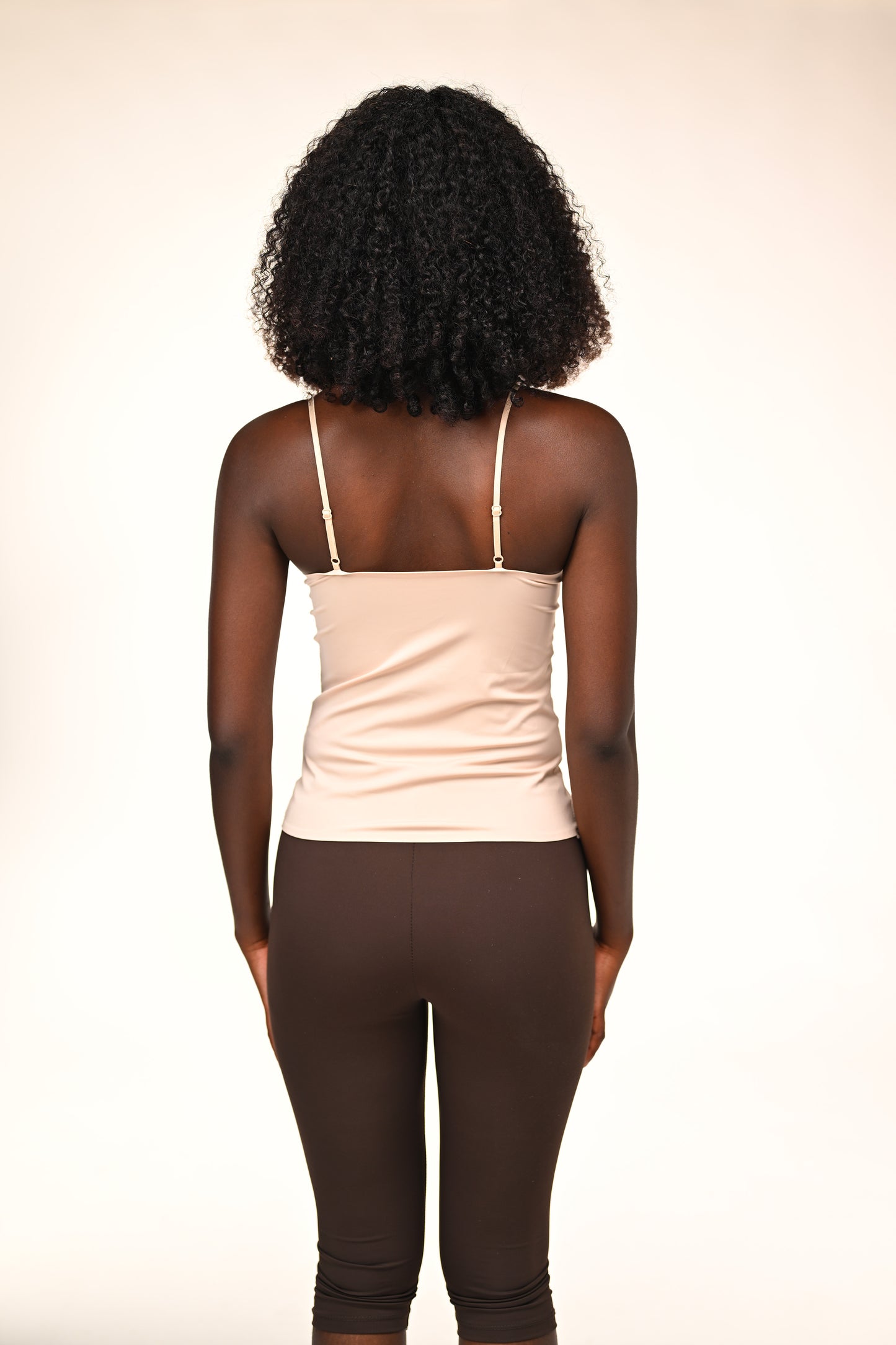 Sop Top Beige Fines Bretelles Sculptant et Bonnets Intégrés
